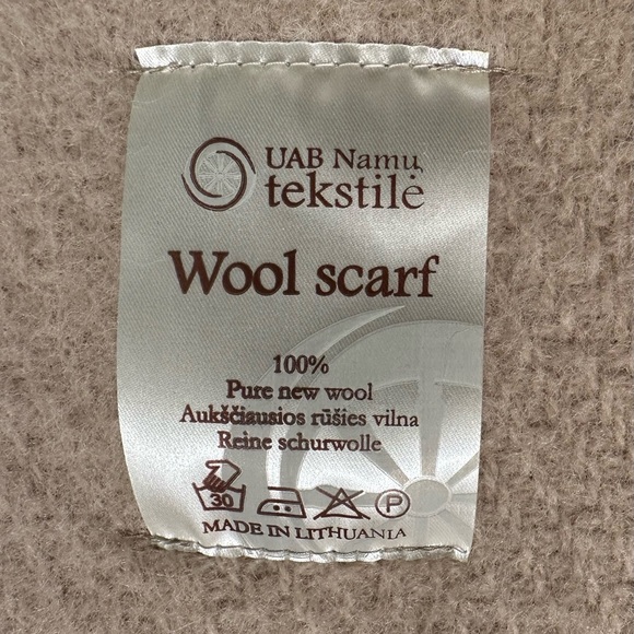 NWOT 100% Wool Plaid Cape Poncho One Size Fits Most - Picture 6 of 6